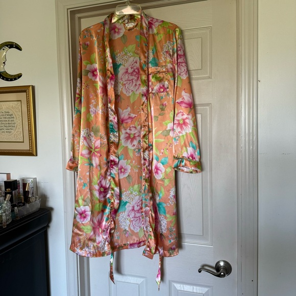 Pink K size small floral robe - Picture 2 of 8